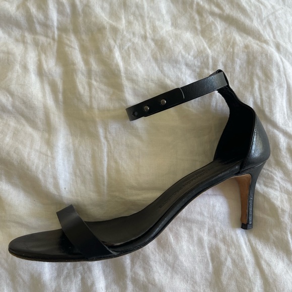 Woman by Common Projects Sandals, size 39 - Picture 3 of 5